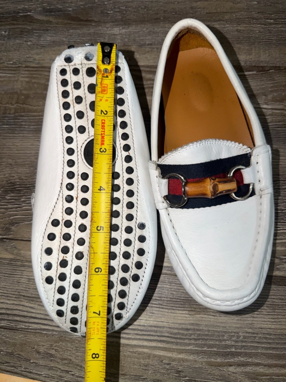White Leather Gucci Kids Slip-On Loafers with Navy & Red Accent - Picture 4 of 9